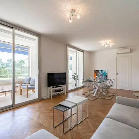 Cozystay 1331 - 4-bedroom La Croisette 公寓